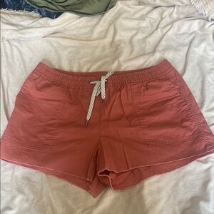 Vuori Pink Cargo Shorts with Elastic Waistband